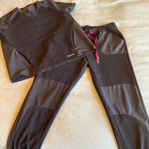 ❤️DISNEY FIGS SCRUB SET❤️